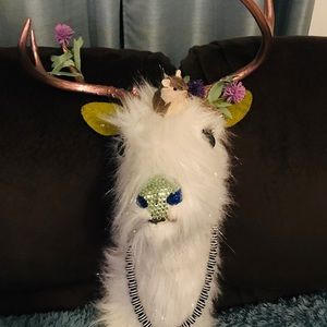 Magical Mount wall decor